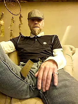 Snapshot of eddouxxx78 chatting on February 7, 2026, 5:32 pm eddouxxx78 online show from February 7, 2026, 5:32 pm