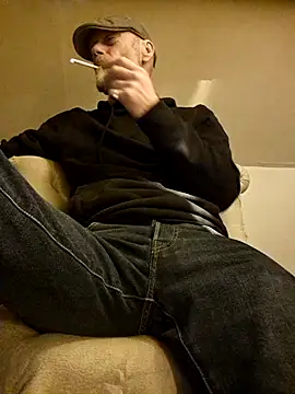 Snapshot of eddouxxx78 chatting on February 1, 2026, 7:39 am eddouxxx78 online show from February 1, 2026, 7:39 am