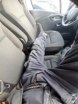 Snapshot of eddouxxx78 chatting on December 17, 2025, 11:37 am eddouxxx78 online show from December 17, 2025, 11:37 am