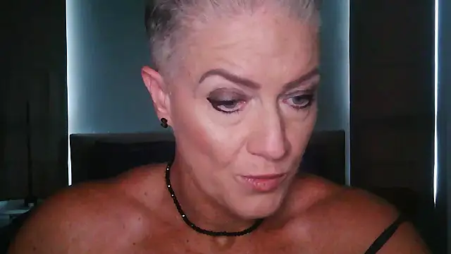 Devon2020 online show from November 20, 2025, 9:10 am