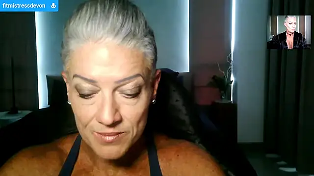 Snapshot of Devon2020 chatting on May 9, 2026, 4:38 am Devon2020 online show from May 9, 2026, 4:38 am