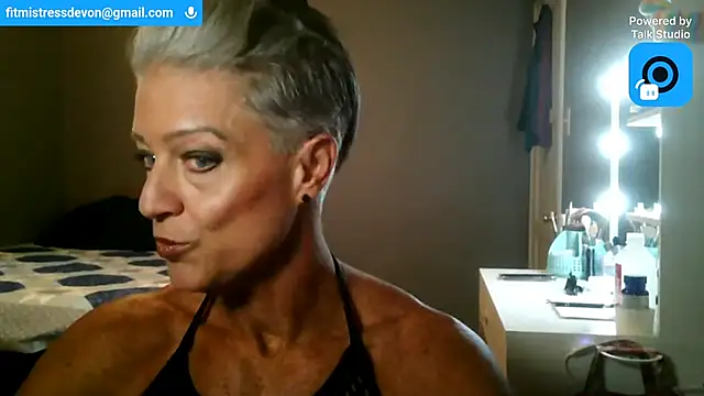 Snapshot of Devon2020 chatting on May 26, 2026, 1:47 am Devon2020 online show from May 26, 2026, 1:47 am