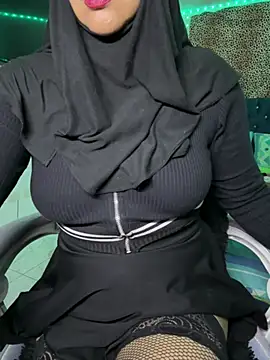 Snapshot of Jameela chatting on April 28, 2026, 10:47 pm Jameela online show from April 28, 2026, 10:47 pm