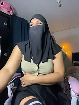 Snapshot of Jameela chatting on February 18, 2025, 12:48 am Jameela online show from February 18, 2025, 12:48 am