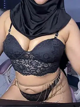 Snapshot of Jameela chatting on May 21, 2026, 11:35 pm Jameela online show from May 21, 2026, 11:35 pm