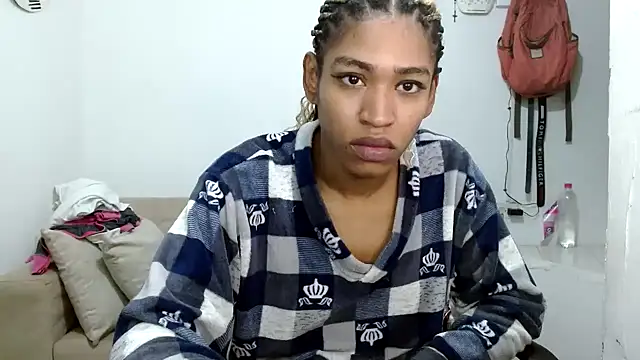 angelamarie1 online show from December 15, 2025, 11:49 am