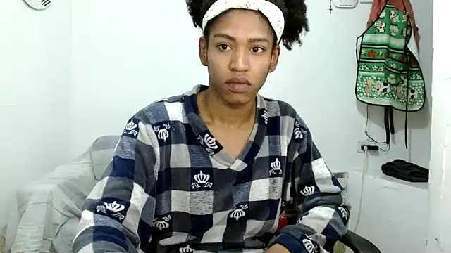 angelamarie1 online show from November 5, 2025, 11:13 am