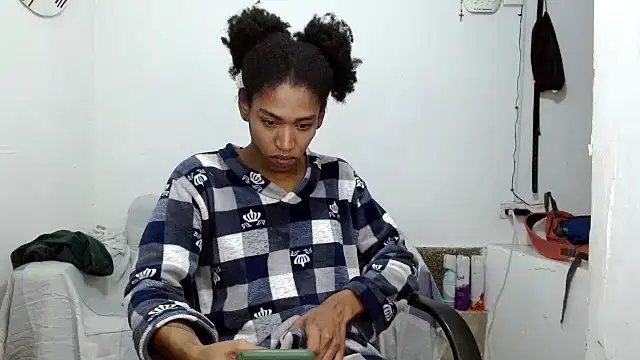 angelamarie1 online show from October 13, 2025, 11:12 am