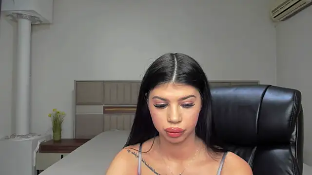 Sierra Halle online show from November 30, 2025, 10:10 pm