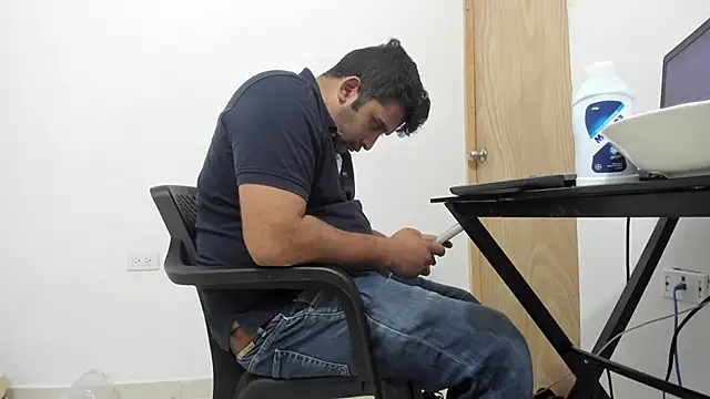 isearchcompany online show from November 30, 2025, 7:31 am