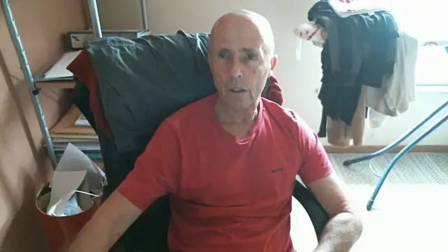 Snapshot of olibrius71 chatting on February 21, 2026, 1:13 pm olibrius71 online show from February 21, 2026, 1:13 pm