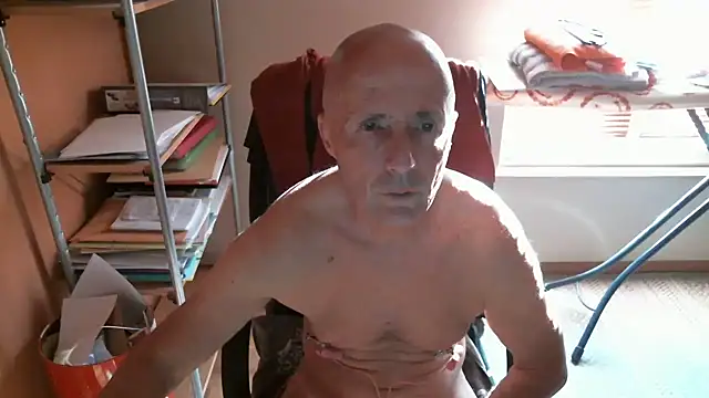 Snapshot of olibrius71 chatting on March 22, 2026, 3:46 pm olibrius71 online show from March 22, 2026, 3:46 pm