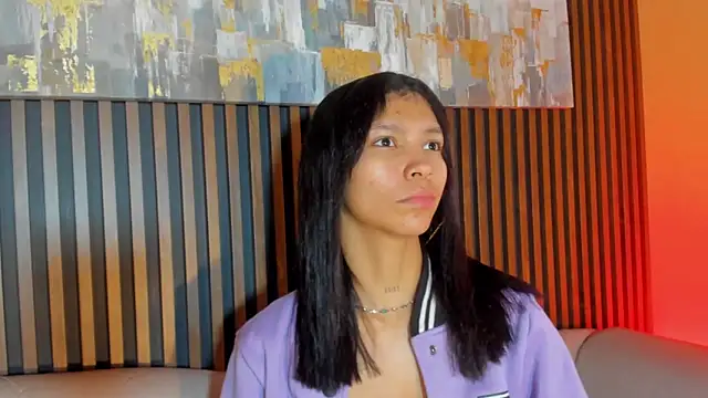 LauraAristizabal online show from December 20, 2025, 12:19 pm