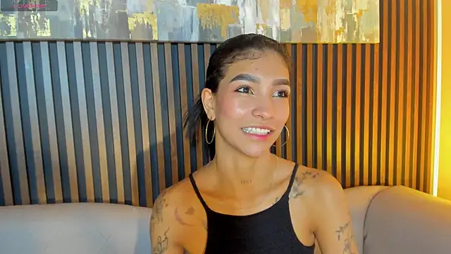 LauraAristizabal online show from March 18, 2026, 12:41 pm