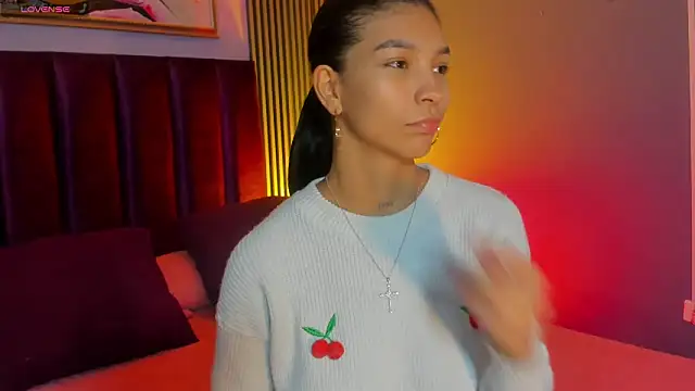 LauraAristizabal online show from February 28, 2026, 12:27 pm