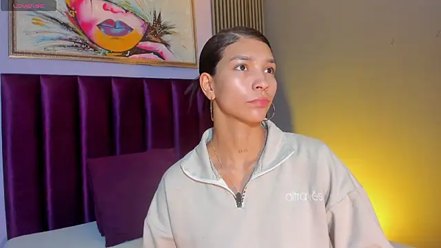 LauraAristizabal online show from March 1, 2026, 12:27 pm