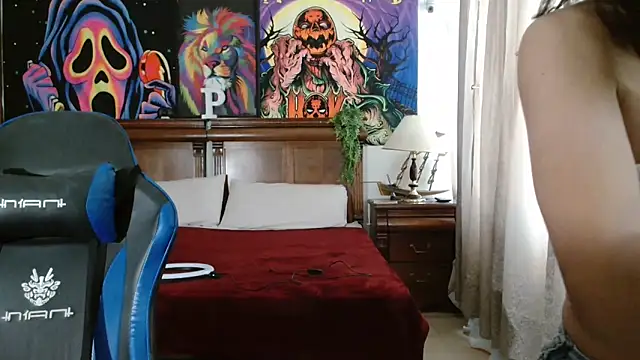 Snapshot of MINI_Petite chatting on February 12, 2025, 9:22 pm MINI Petite online show from February 12, 2025, 9:22 pm