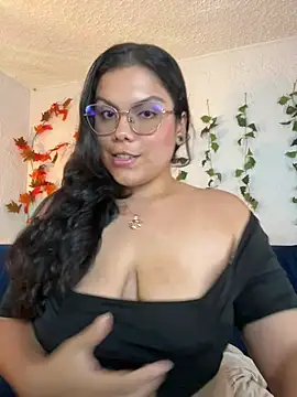 Snapshot of kittylu__ chatting on June 2, 2026, 2:11 am kittylu online show from June 2, 2026, 2:11 am