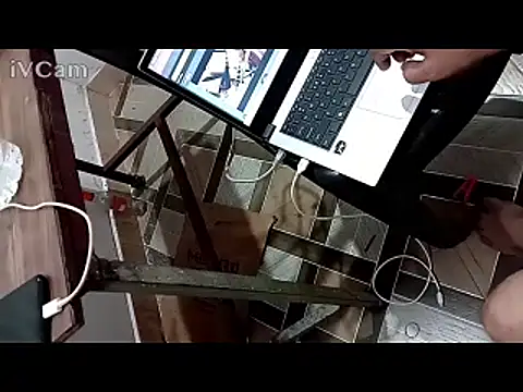 Snapshot of Entire_Creation chatting on December 26, 2024, 6:52 am Entire Creation online show from December 26, 2024, 6:52 am