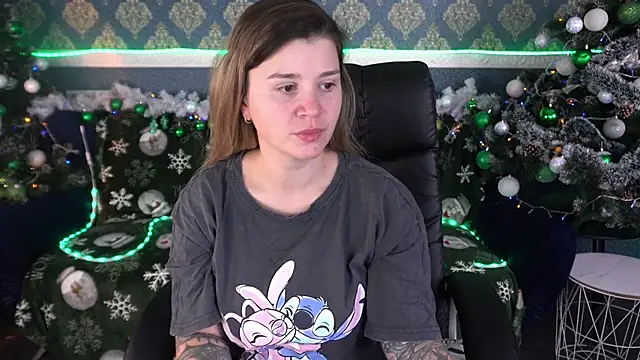 AmellyMilly online show from December 18, 2025, 7:50 pm