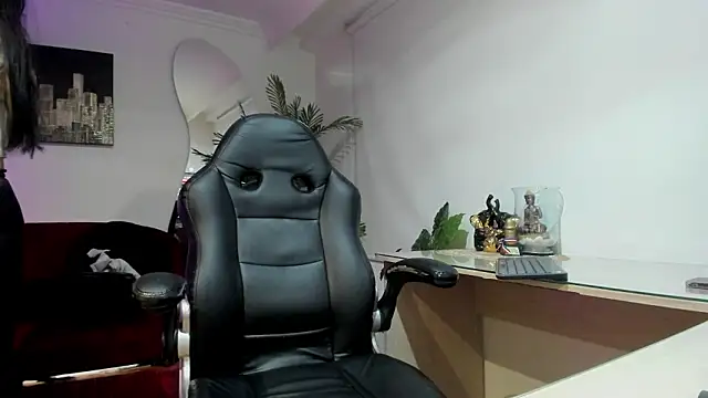 Meghan320 online show from February 11, 2026, 11:32 am