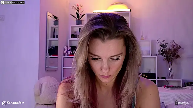 Snapshot of Karamelsw_ chatting on October 7, 2025, 11:17 pm Karamelsw online show from October 7, 2025, 11:17 pm