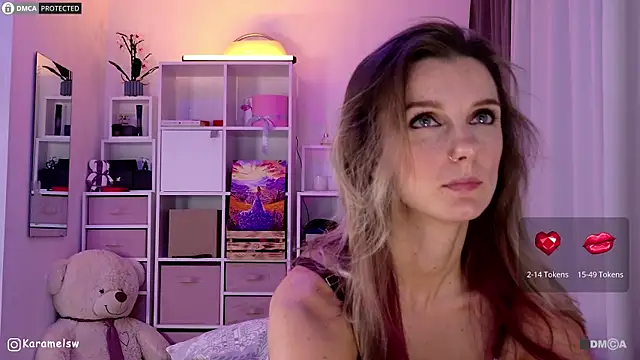 Karamelsw  online show from October 13, 2025, 9:49 pm