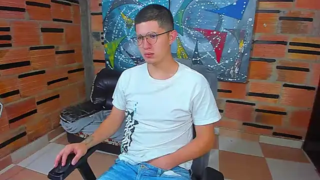 patrik 027 online show from March 4, 2025, 12:33 pm