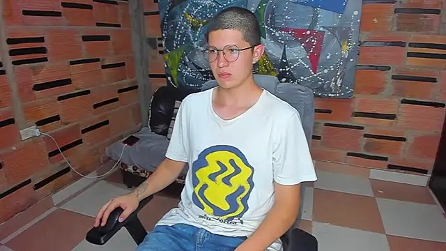 patrik 027 online show from February 17, 2025, 9:32 pm