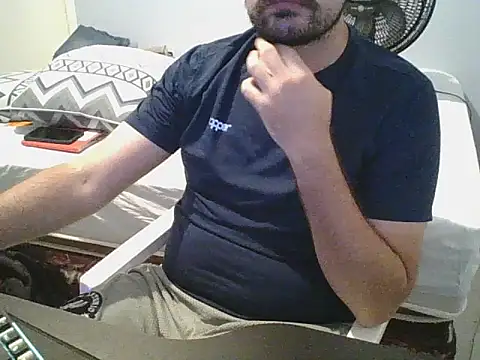 Snapshot of SuyNey chatting on February 8, 2026, 7:50 am SuyNey online show from February 8, 2026, 7:50 am