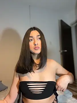 Snapshot of MiahWindsor chatting on March 31, 2026, 6:32 pm MiahWindsor online show from March 31, 2026, 6:32 pm