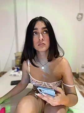 Snapshot of MiahWindsor chatting on October 22, 2025, 2:55 am MiahWindsor online show from October 22, 2025, 2:55 am