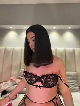 MiahWindsor online show from July 8, 2026, 1:56 pm