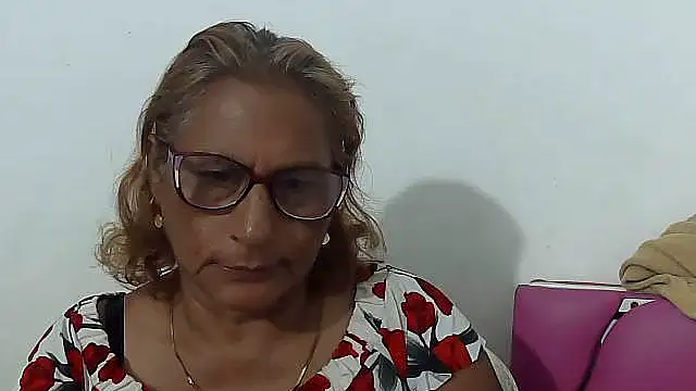 charrysexy1 online show from April 15, 2026, 9:59 pm