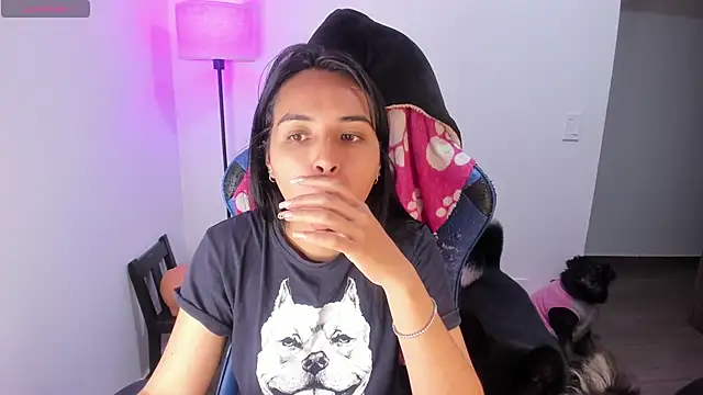 Miss Nicole online show from November 2, 2025, 8:36 pm