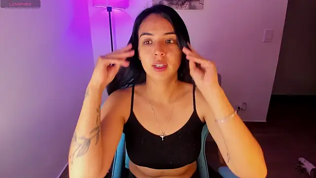 Miss Nicole online show from April 11, 2026, 7:28 pm