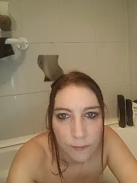 Snapshot of XLisaxx chatting on November 4, 2025, 4:22 pm XLisaxx online show from November 4, 2025, 4:22 pm