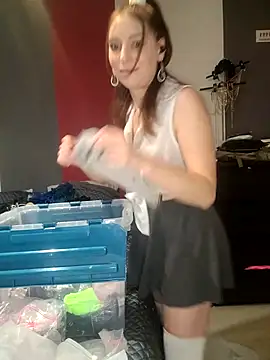 Snapshot of XLisaxx chatting on October 18, 2025, 12:18 pm XLisaxx online show from October 18, 2025, 12:18 pm