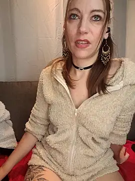 Snapshot of XLisaxx chatting on September 22, 2025, 3:45 am XLisaxx online show from September 22, 2025, 3:45 am