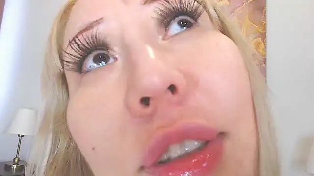 Snapshot of Yulianna_Smith chatting on December 30, 2024, 7:26 am Yulianna Smith online show from December 30, 2024, 7:26 am
