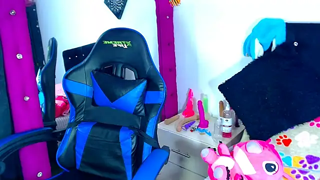 Jenng18 online show from April 16, 2026, 5:19 am