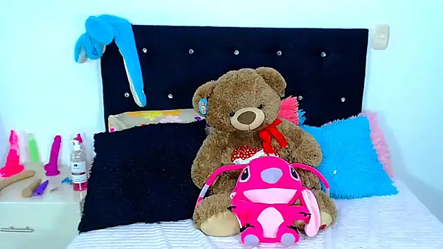 Jenng18 online show from June 5, 2026, 6:52 am