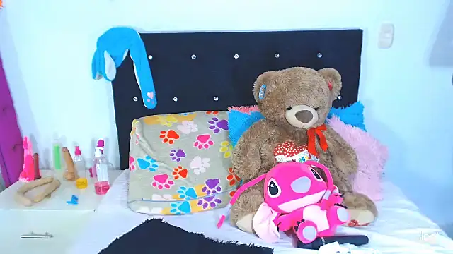 Jenng18 online show from July 1, 2026, 5:52 am