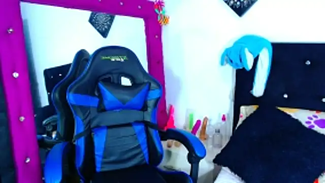 Jenng18 online show from April 4, 2026, 5:03 am