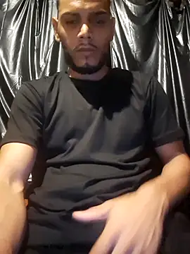 Snapshot of apolodiosgriego chatting on October 28, 2025, 12:11 am apolodiosgriego online show from October 28, 2025, 12:11 am