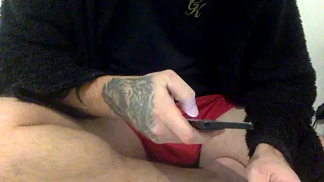 Snapshot of bigguy101 chatting on November 4, 2025, 10:02 pm bigguy101 online show from November 4, 2025, 10:02 pm