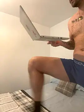 Snapshot of bigguy101 chatting on October 29, 2025, 8:24 am bigguy101 online show from October 29, 2025, 8:24 am