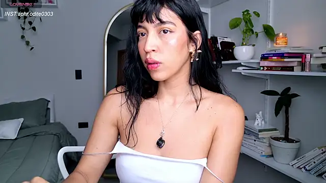 Nikol-JE online show from December 4, 2025, 9:03 pm