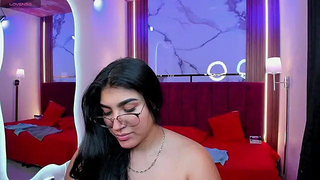 More-hot online show from March 10, 2025, 3:30 pm