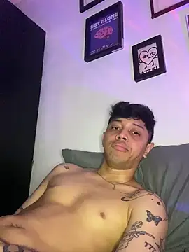 Snapshot of tonysexyboy chatting on December 17, 2024, 2:33 am tonysexyboy online show from December 17, 2024, 2:33 am